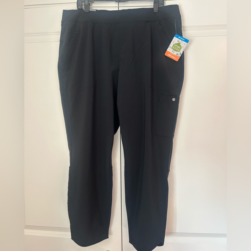 Women’s Columbia Omni-Shield Black Ankle Pants